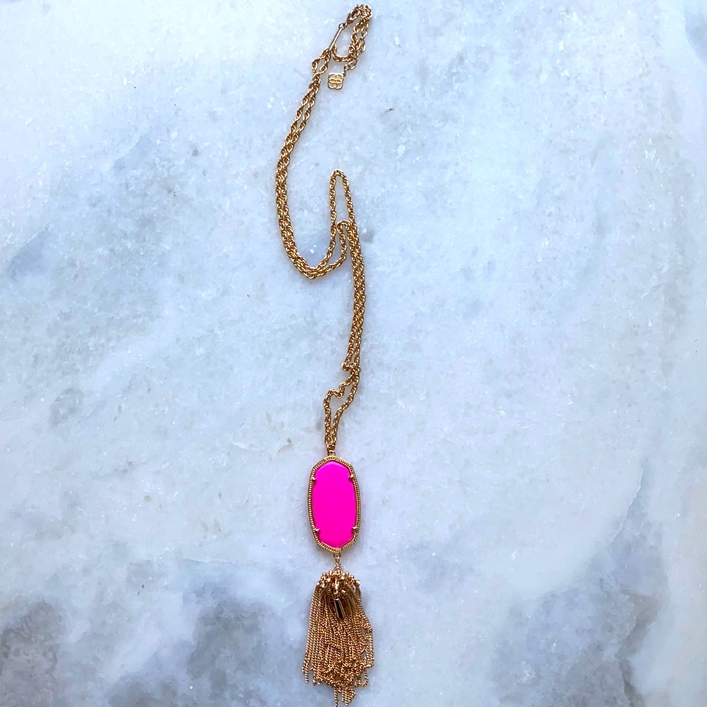 Kendra Scott necklace